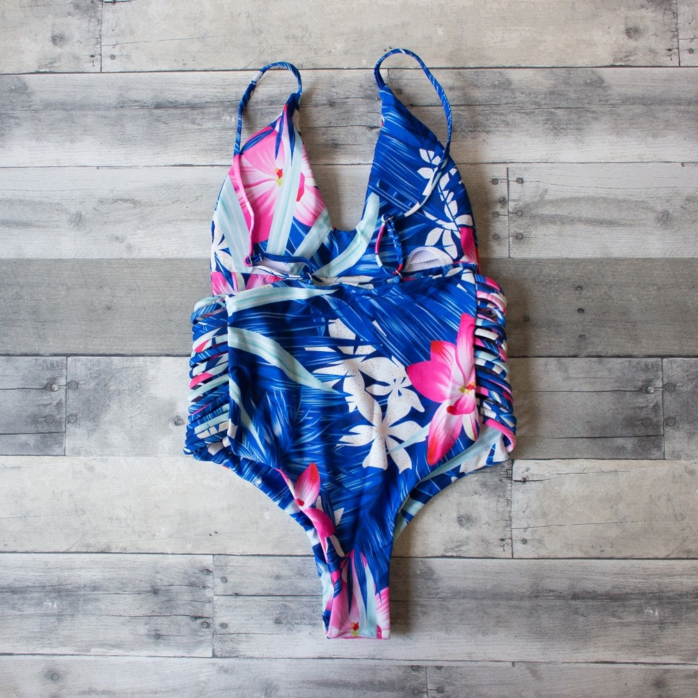 'Palm Paradise' One-Piece. - Picture 2 of 4